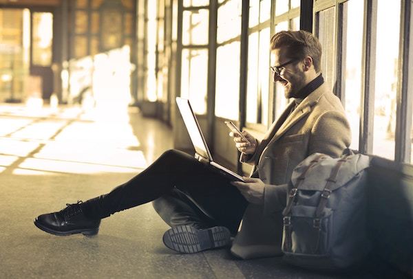 Men's Travel Outfits: Look Cool on long Haul Flights